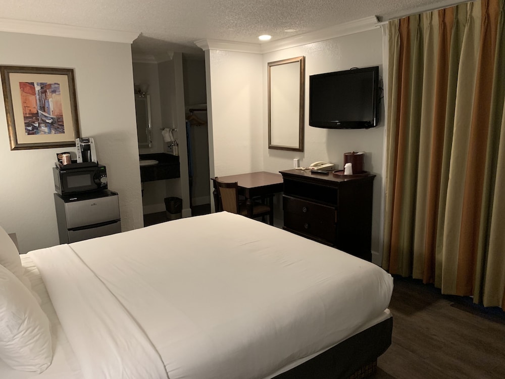 Stargazer Hotel - photo 3