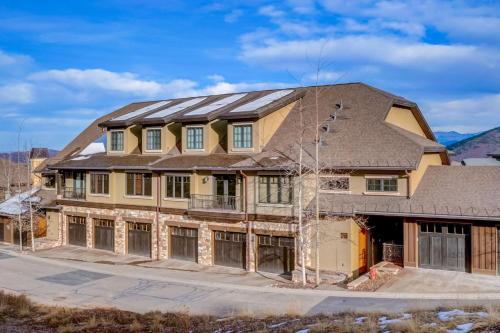 Vintage 3 Bedroom At Canyons By All Seasons Resort Lodging in Bridgeport, United States