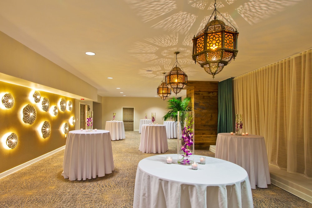 Holiday Inn Miami Beach Oceanfront by IHG - photo 42