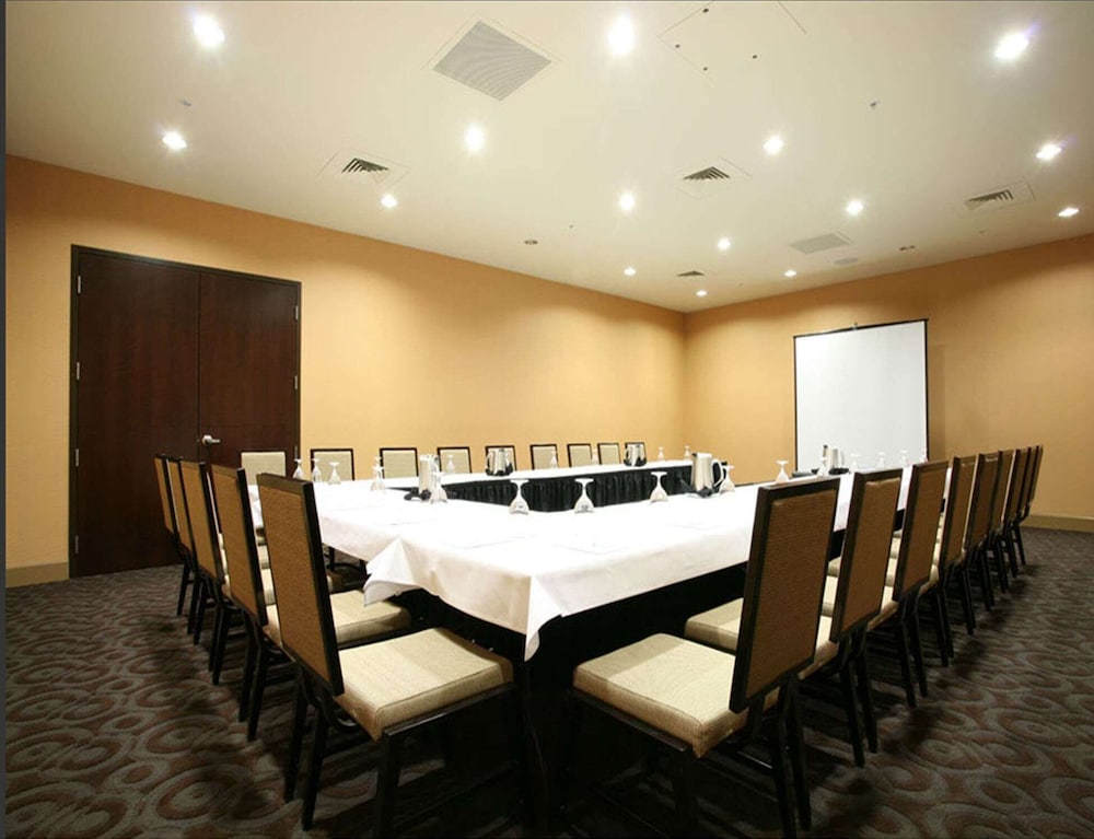 Embassy Suites by Hilton Salt Lake West Valley City - photo 82