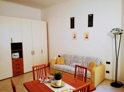 Porta Romana charming and lovely apartment — 4-Star Luxury Hotel in Milan, Italy