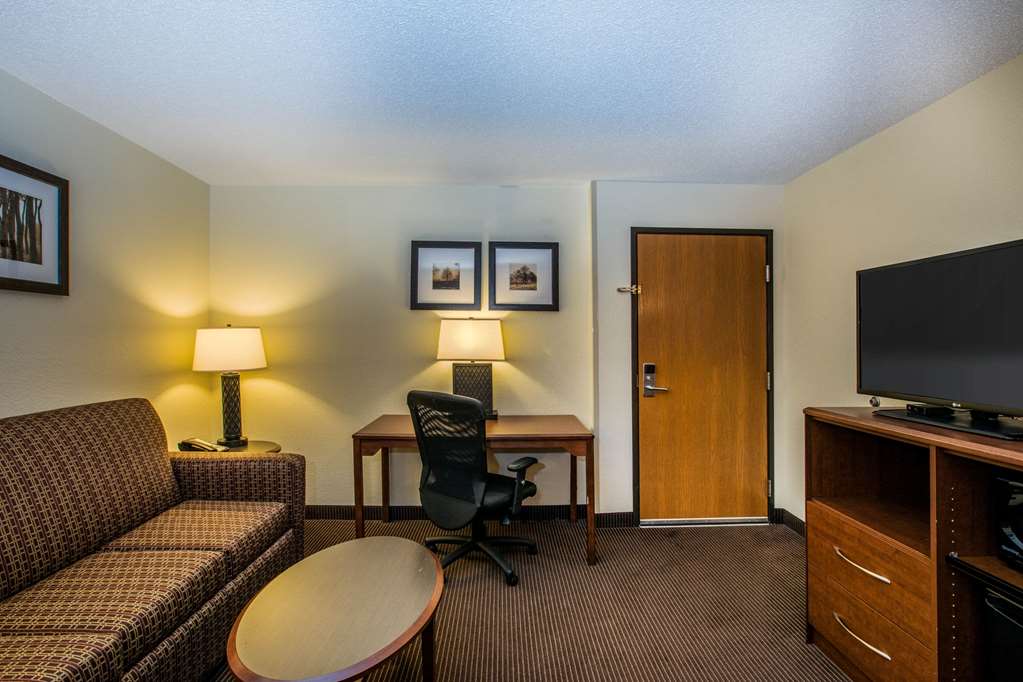 AmericInn by Wyndham Grand Forks - photo 13