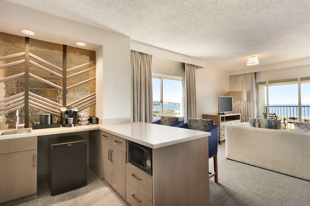 Embassy Suites by Hilton Monterey Bay Seaside - photo 23