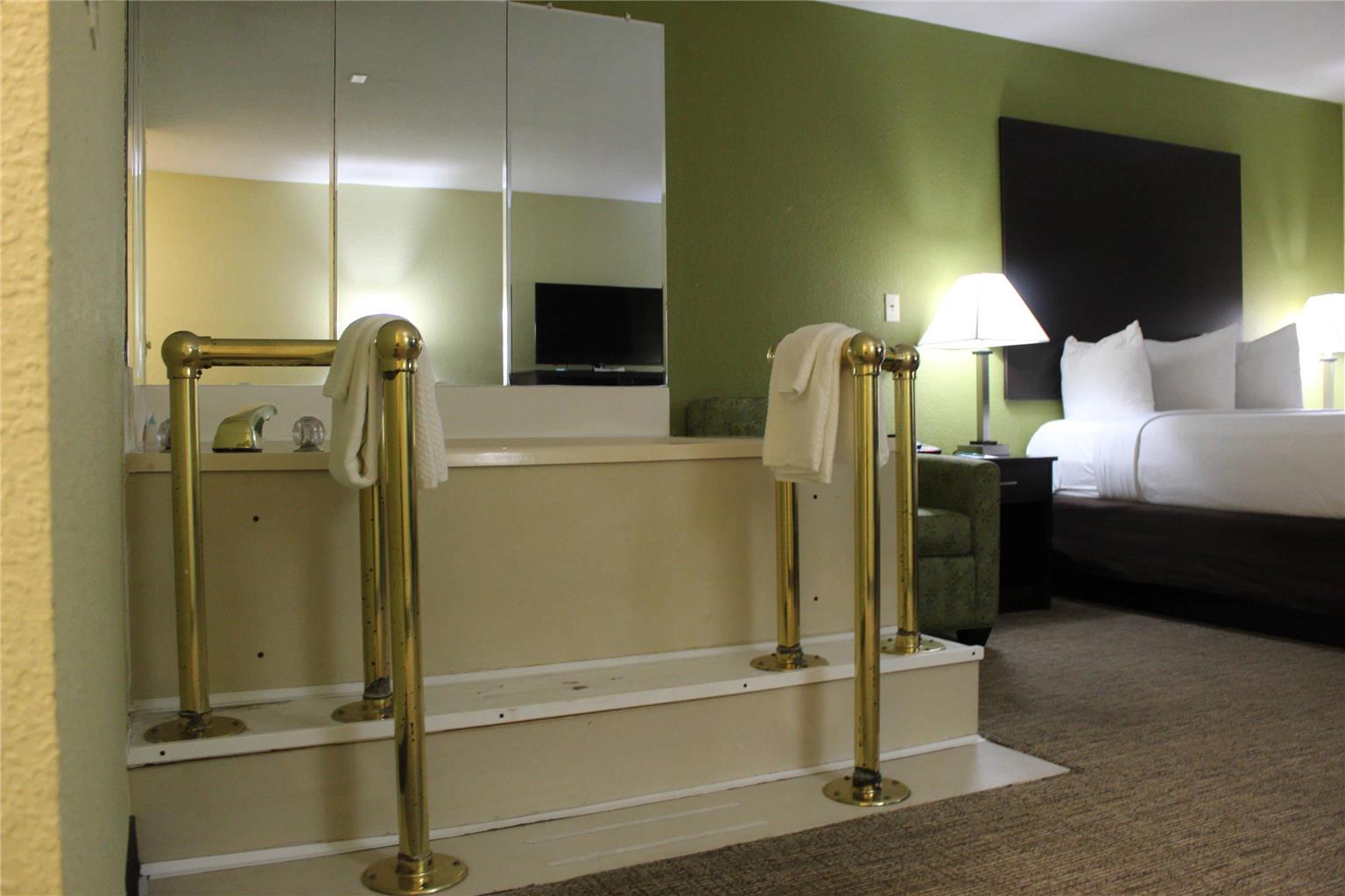 Quality Inn and Suites University Area - photo 26