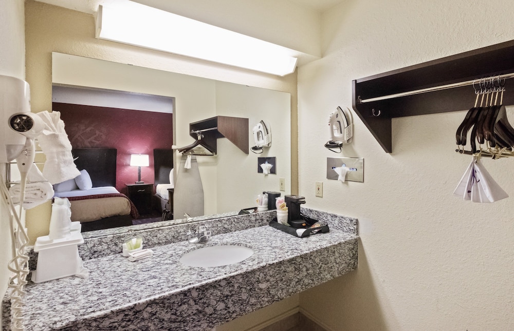 Red Roof Inn Oklahoma Airport I 40 W Fairgrounds - photo 20