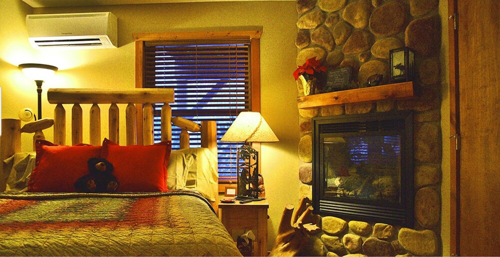 Bear Lodges & 131 Main Street - photo 8