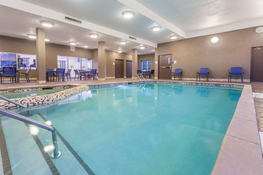 Holiday Inn Express & Suites Eau Claire North by IHG - photo 19