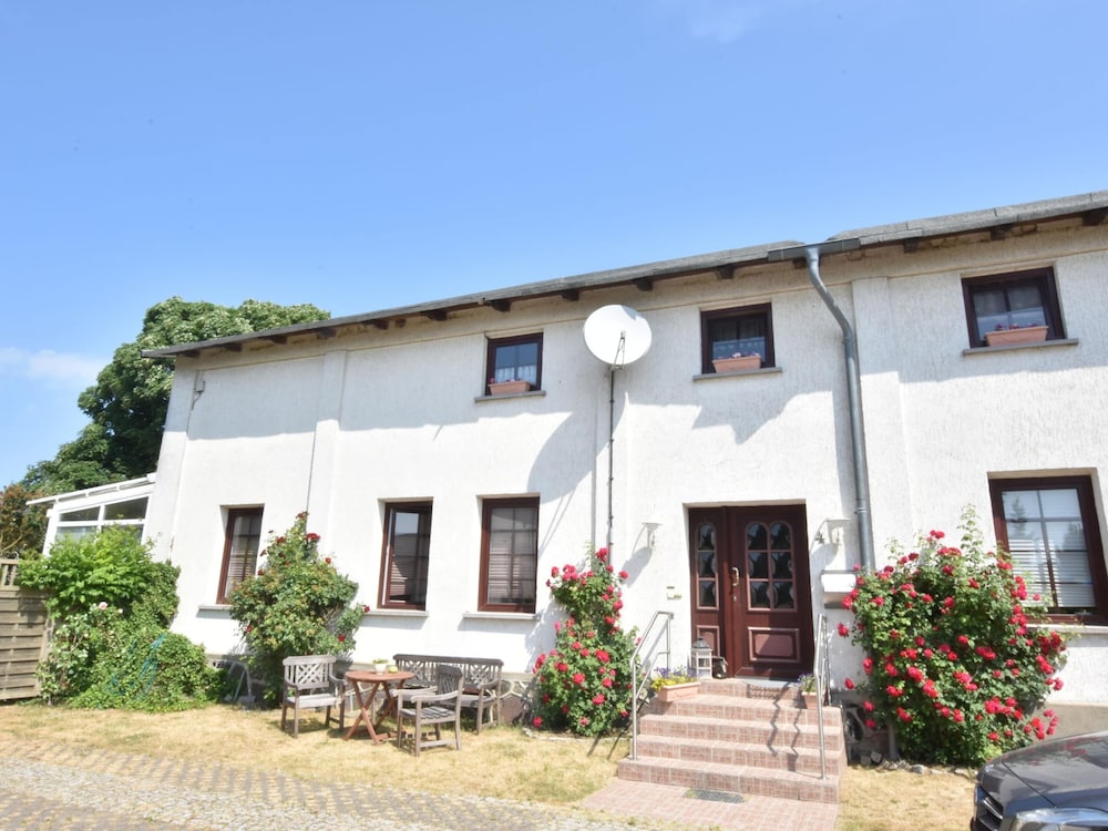 Lovely Apartment in Wendelstorf Near Seabech — 4-Star Luxury Hotel in Bastorf, Germany