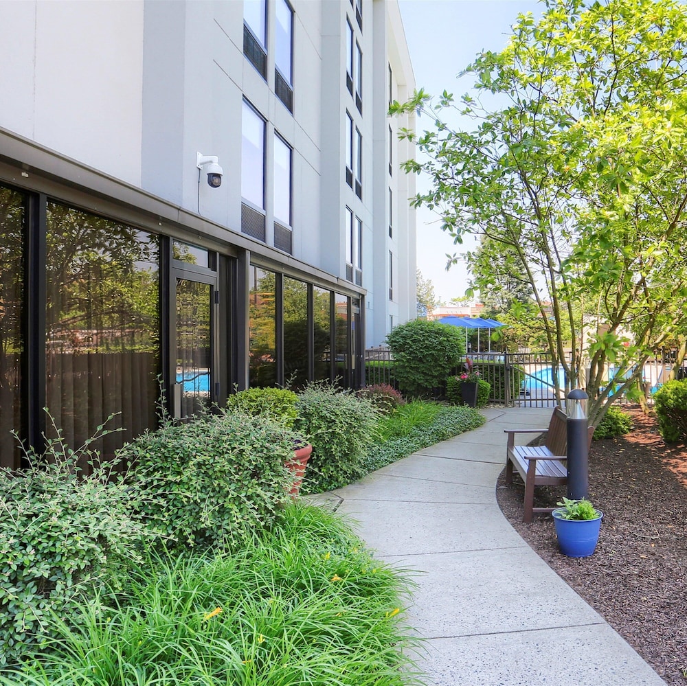 Hampton Inn Harrisburg East - photo 55