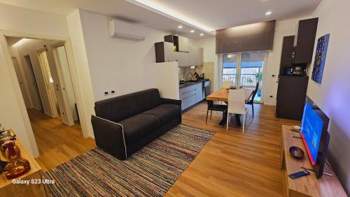 Little Paradise Arona 2 minuti dal lago — 4-Star Luxury Hotel in Arona, Italy