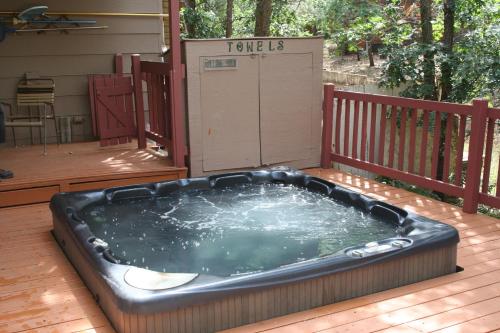 Northwoods Resort Cabins - photo 8