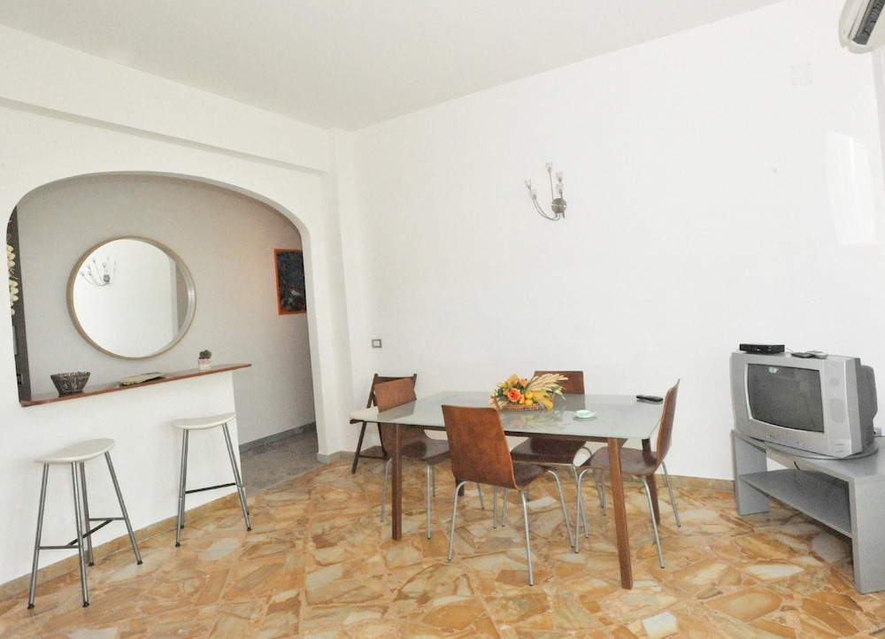 Apartment With one Bedroom in Maiori With Wonderful sea View Furnish — 4-Star Luxury Hotel in Maiori, Italy