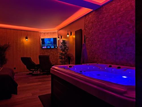 Ospaloft meublé haut de gamme avec spa privatif in Arras, France