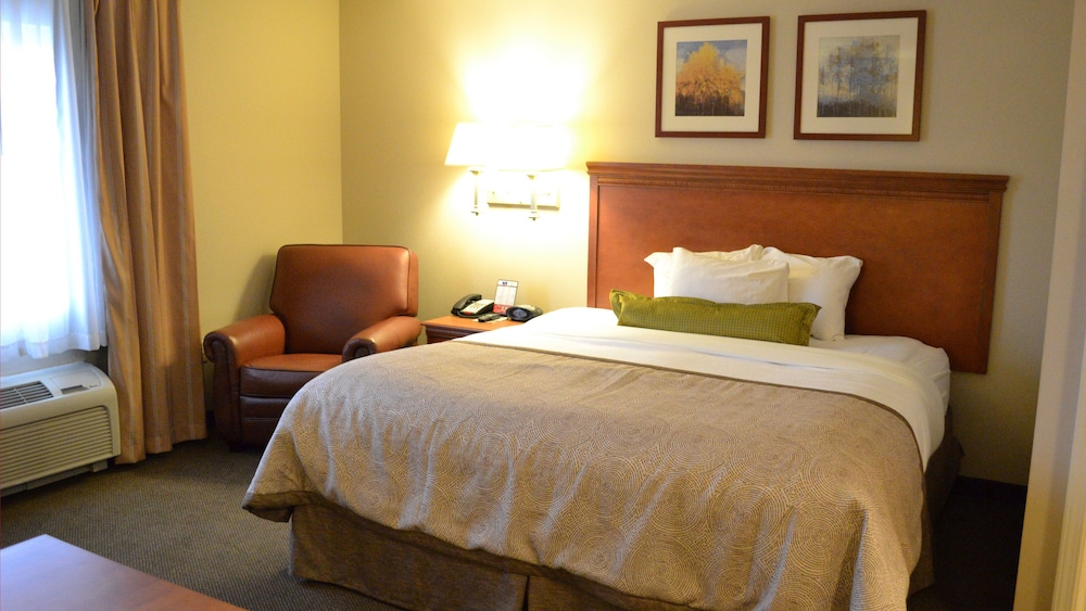 Candlewood Suites Kalamazoo Se an IHG Hotel - photo 2