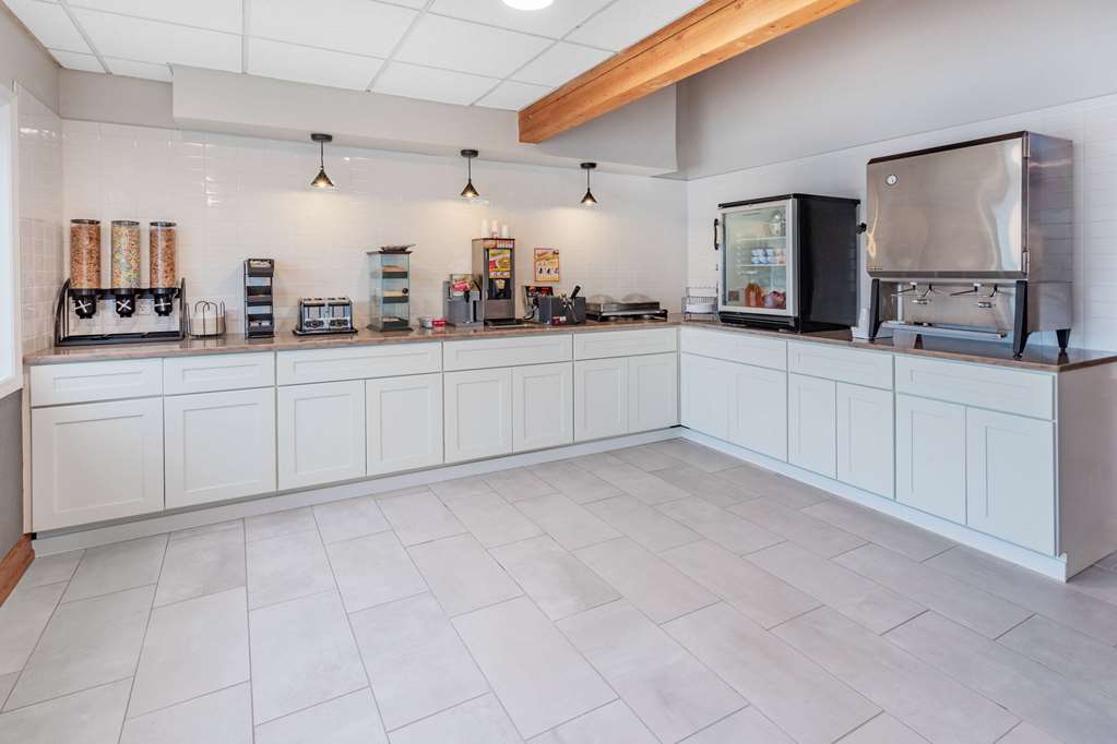 Baymont by Wyndham Brooklyn Center - photo 34