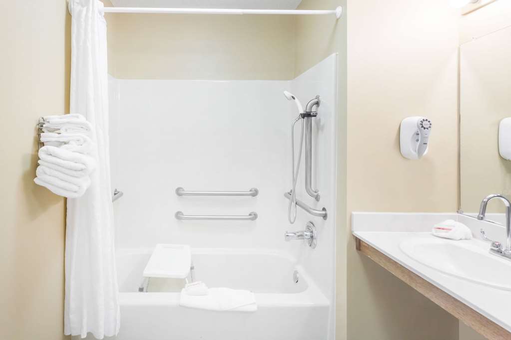 Baymont by Wyndham Florence Muscle Shoals - photo 10