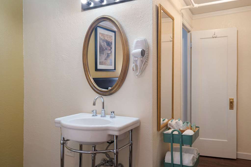 Gilmore Hotel Trademark Collection by Wyndham - photo 26