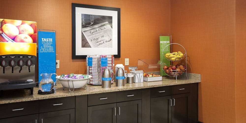 Hampton Inn & Suites Seneca Clemson Area - photo 60