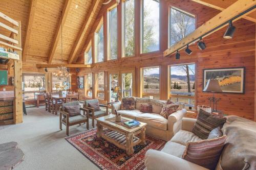 Middle Creek Mountain Ranch — 4-Star Luxury Hotel in Creede, United States