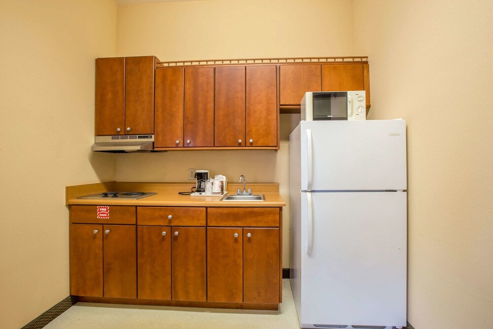 Econo Lodge Valdosta - photo 13