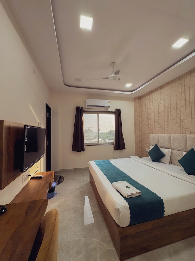 Hotel Atharv Inn - carbon neutral hotel in Indore