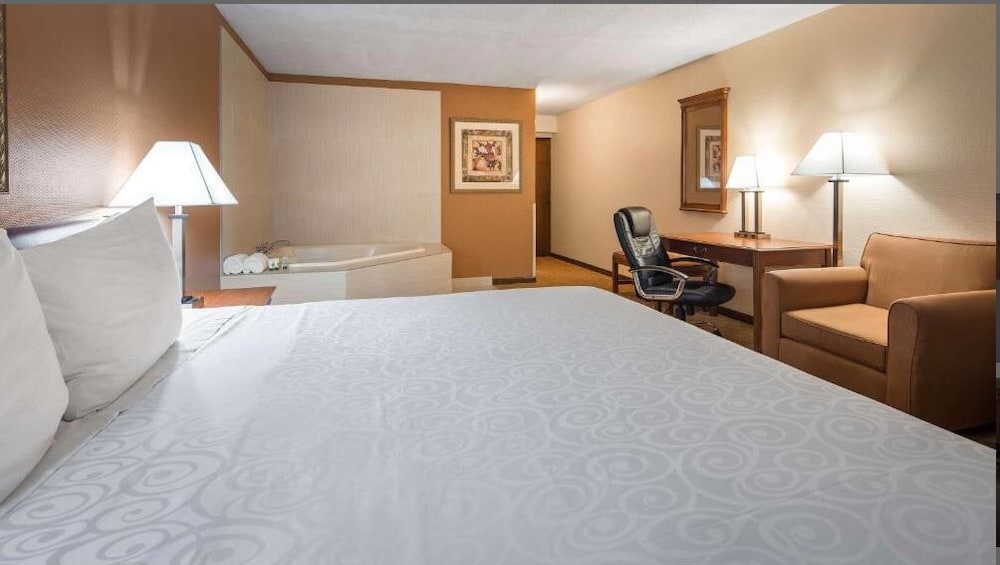 Days Inn by Wyndham St. Charles IL - photo 7