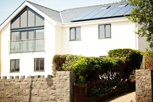 Lux Apartment — 4-Star Luxury Hotel in Bangor, United Kingdom