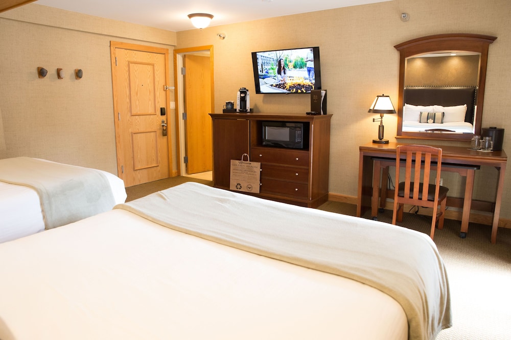 Golden Arrow Lakeside Resort - photo 15