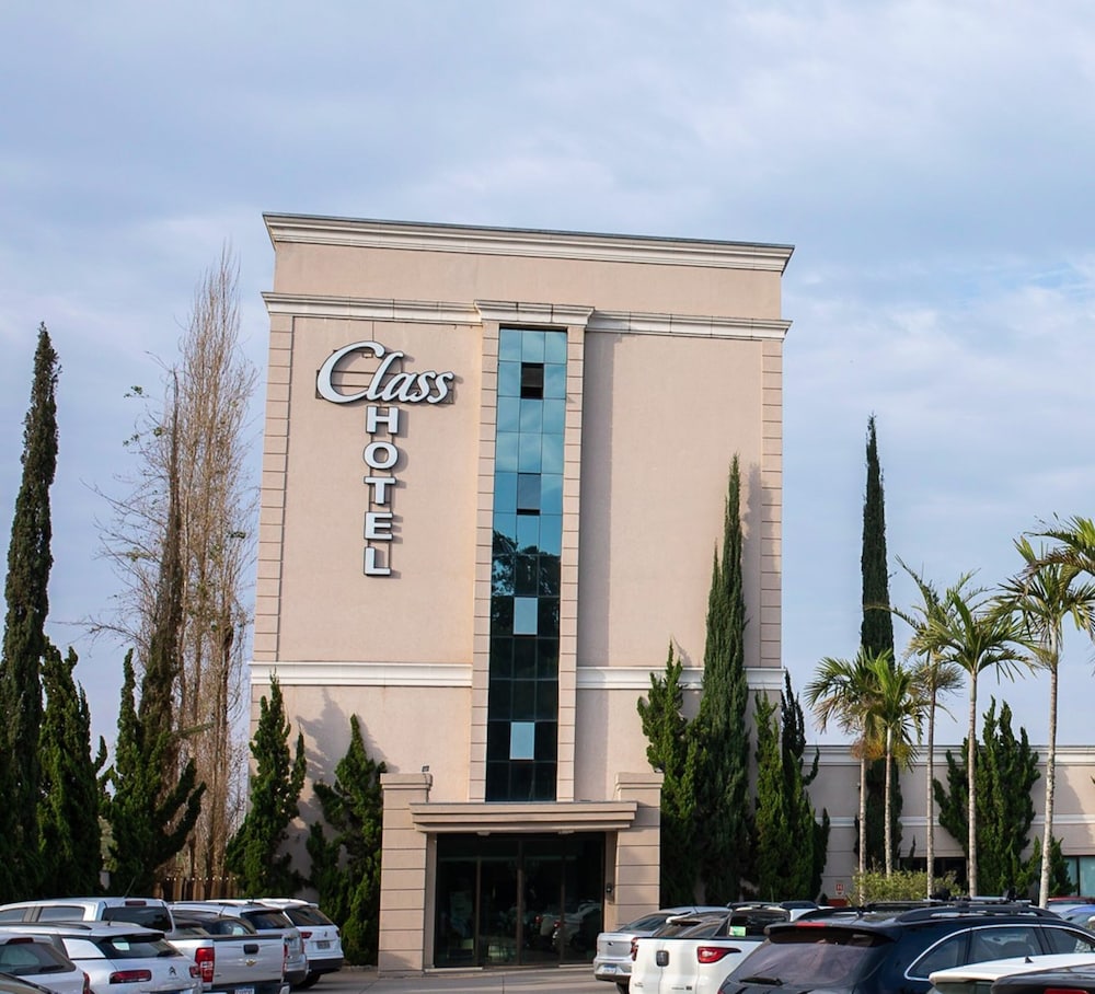 Class Hotel Pouso Alegre in Pouso Alegre, Brasil