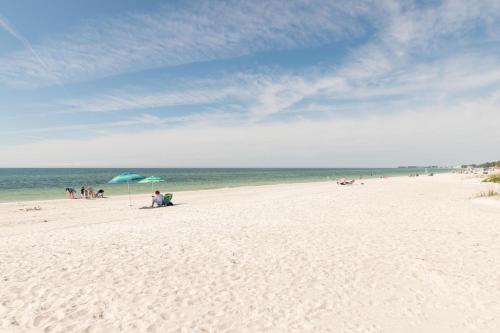 Shell Cove 9 in Bradenton Beach, United States