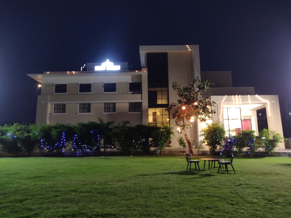 Hotel Derby Greens — hotel in Bhopal