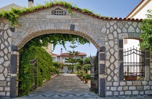 Samos Apartments — 4-Star Luxury Hotel in Marathokampos, Greece