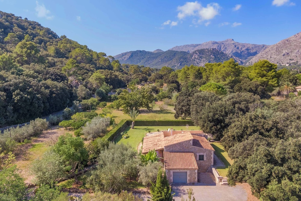 Can Torres - carbon neutral hotel in Pollenca
