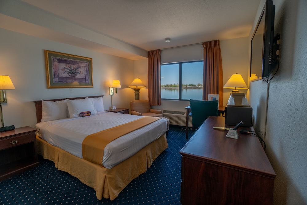 Clover Island Inn - photo 13