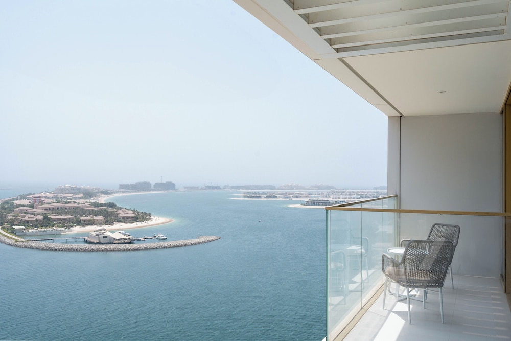 Luxury 2BR at Grand Bleu — 4-Star Luxury Hotel in Dubai, United Arab Emirates