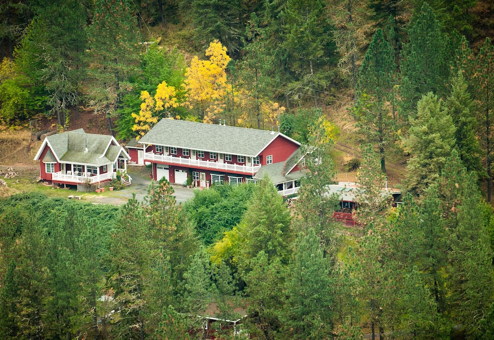Hearthstone Elegant Lodge by the River - photo 50