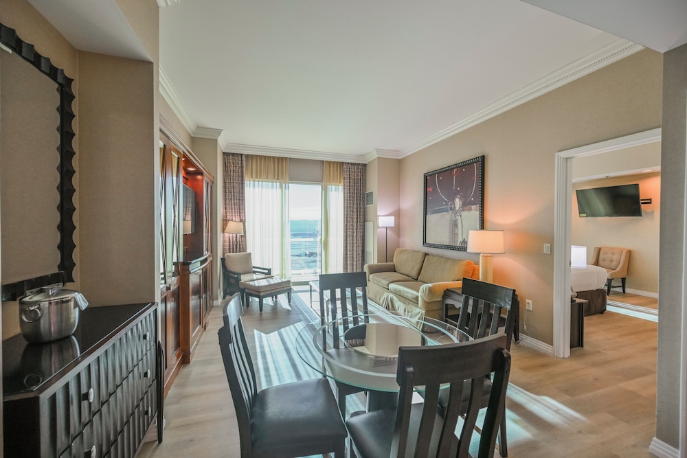 StripViewSuites at Signature - photo 85