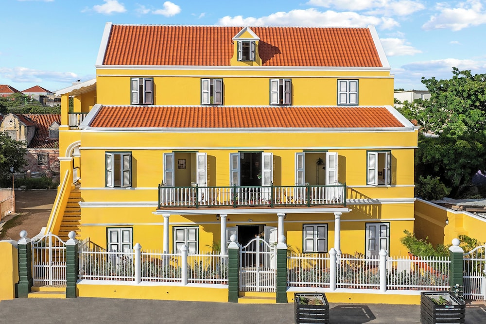 Drift Hotels in Willemstad, CURAÇAO
