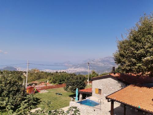 Old stone house with swimming pool Etno House Perazic — 4-Star Luxury Hotel in Bar, Montenegro