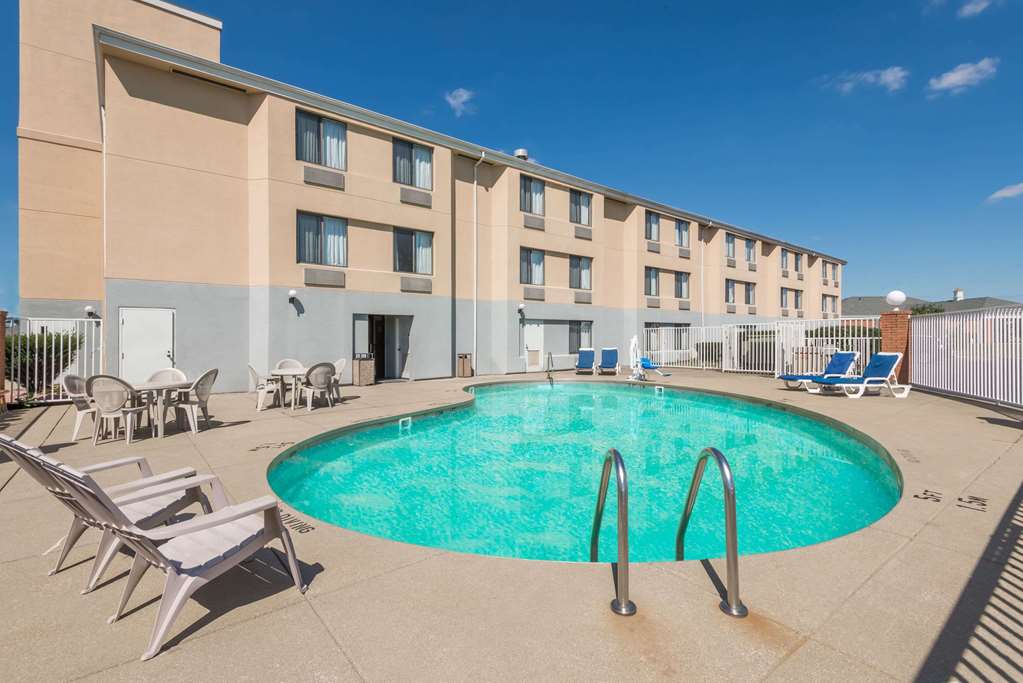 Super 8 by Wyndham Jasper - photo 5