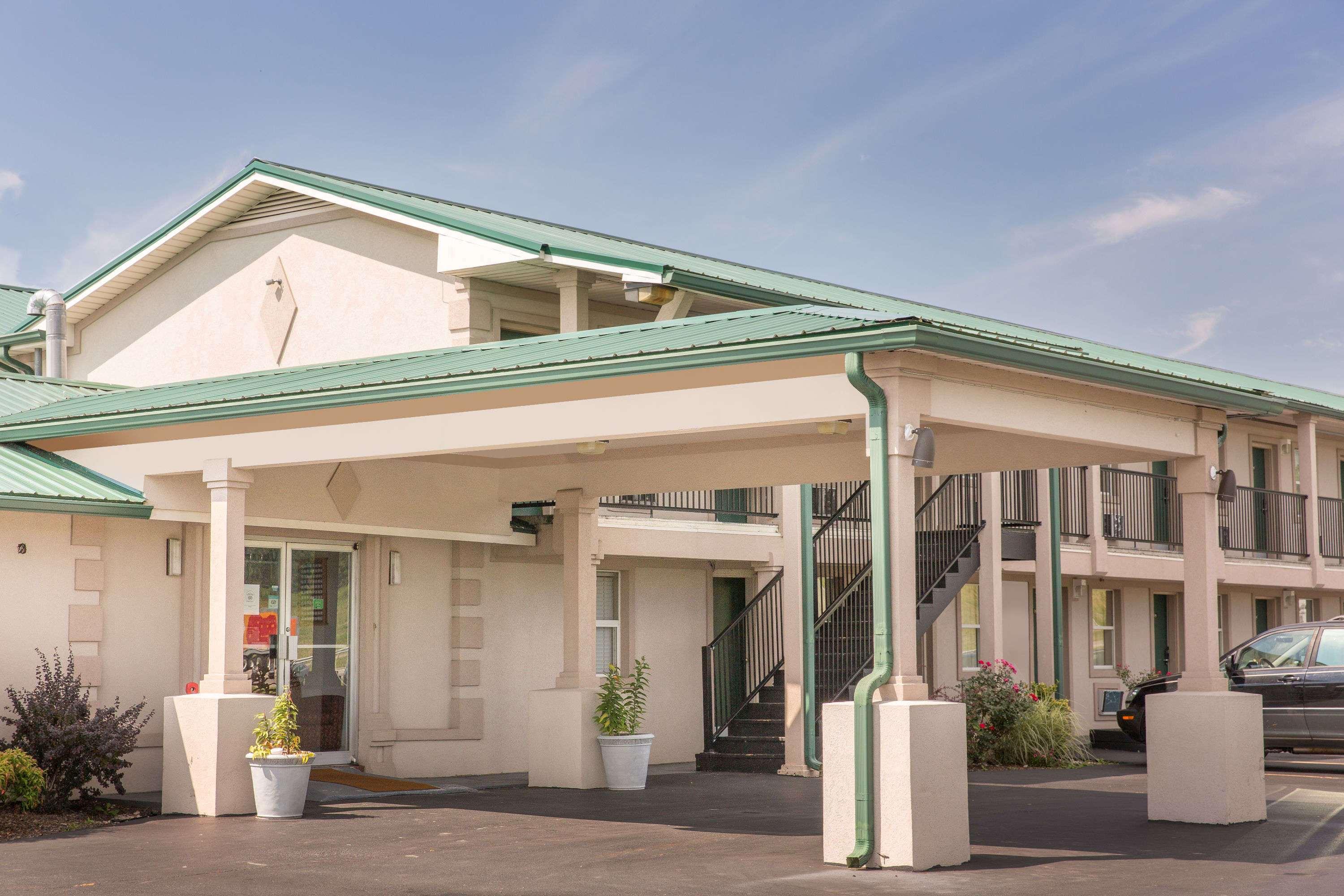 Knights Inn Glade Spring - photo 5