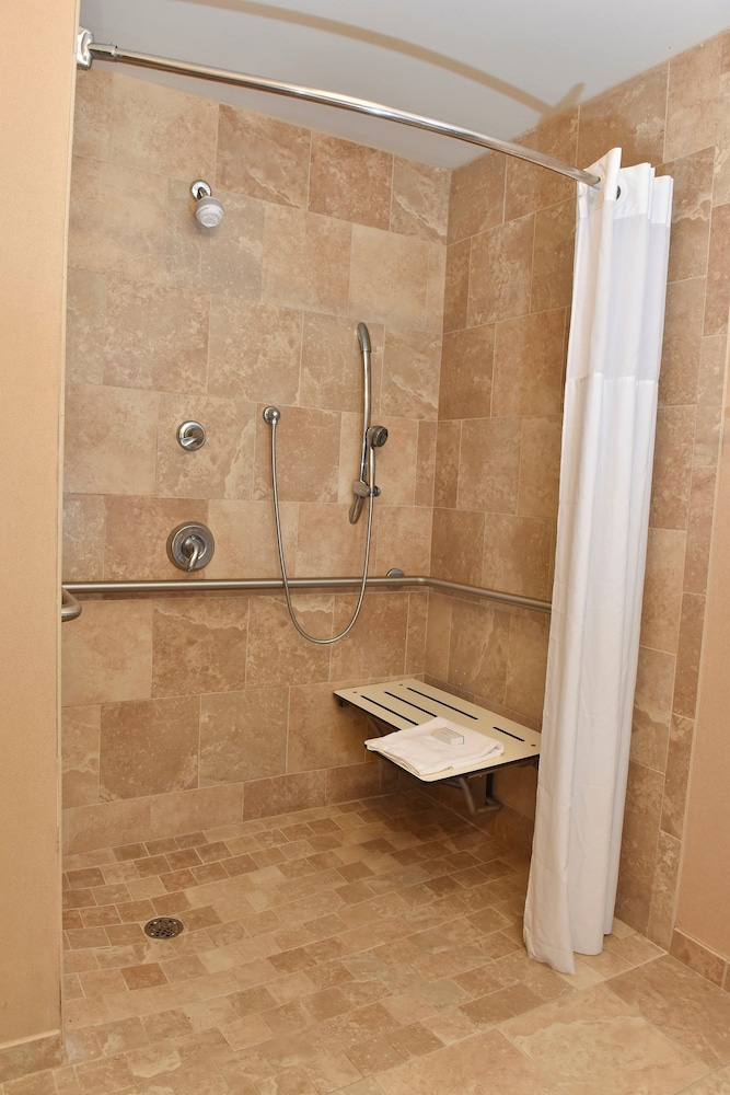 Hampton Inn Ruston - photo 28
