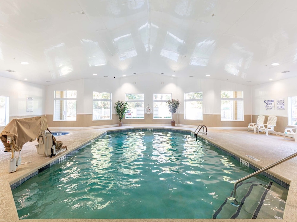 Pool Access And Balcony Hilton Head Resort Condo - photo 19