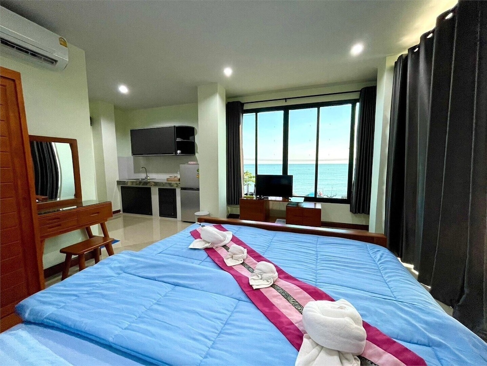 Triple O Phala Beach — Ban Chang — photo 3