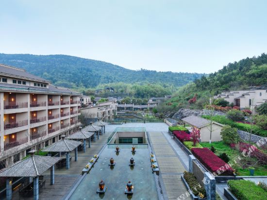 Tangshan Toyal Court A paradise — 4-Star Luxury Hotel in Nanjing, People's Republic of China
