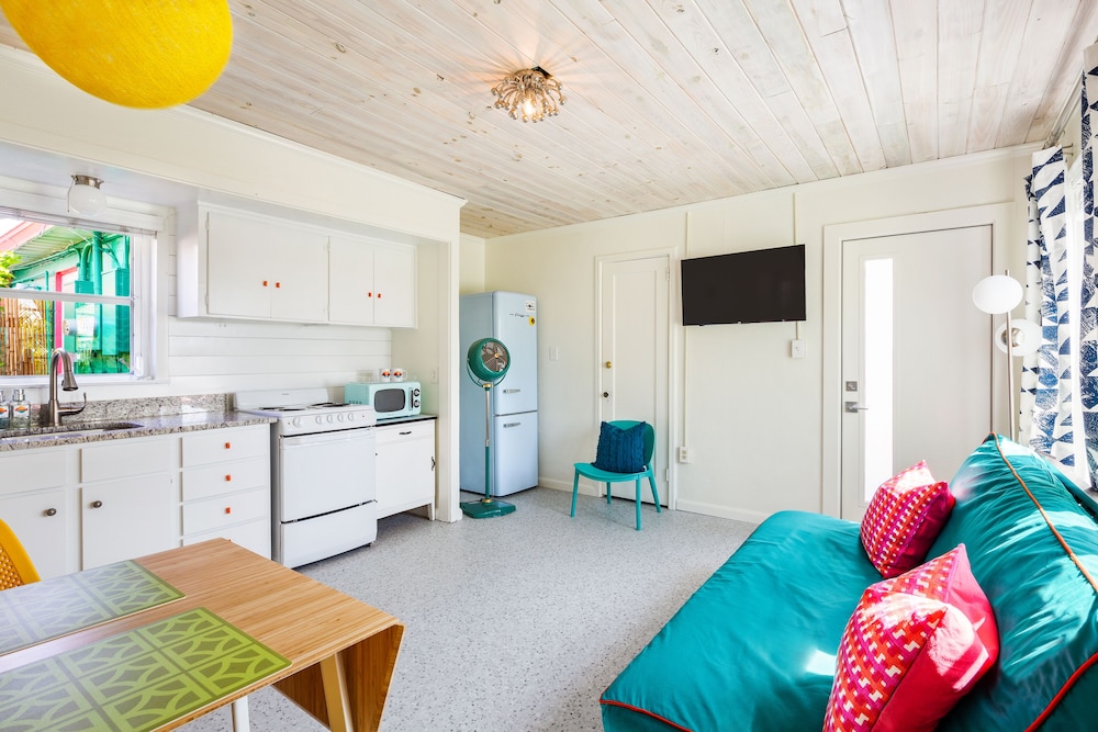 Sunset Inn & Cottages - photo 52