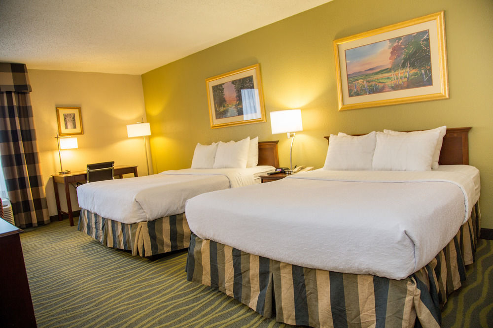 Ramada Plaza Rochester Airport - photo 63