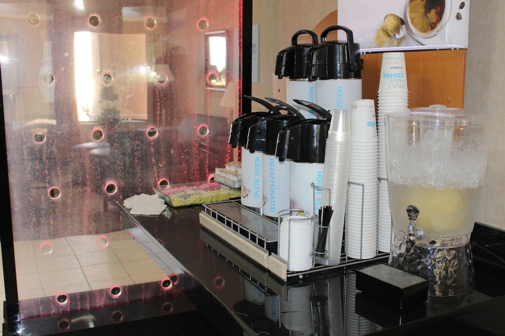 Holiday Inn Express Kansas City Liberty by IHG - photo 43
