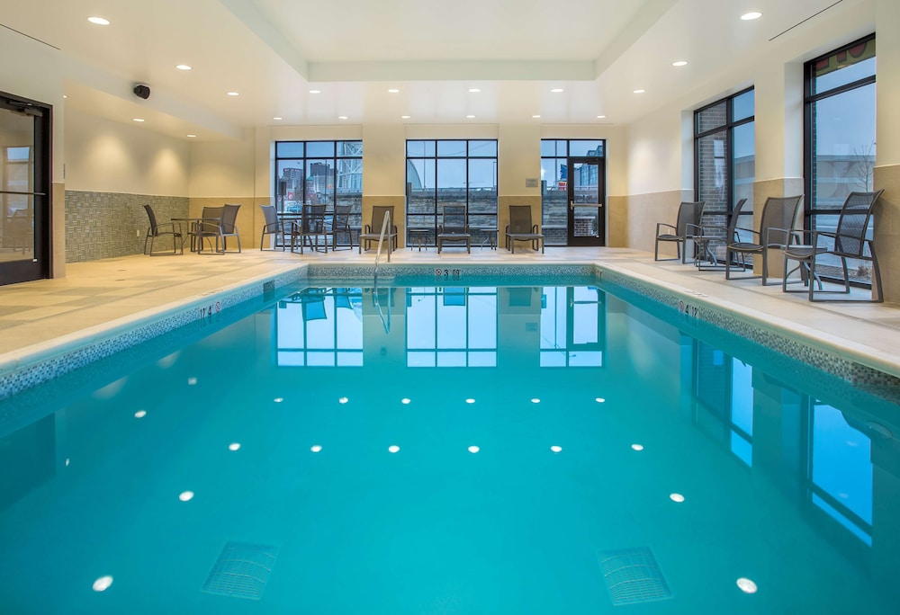 Hampton Inn & Suites Newport Cincinnati - photo 23