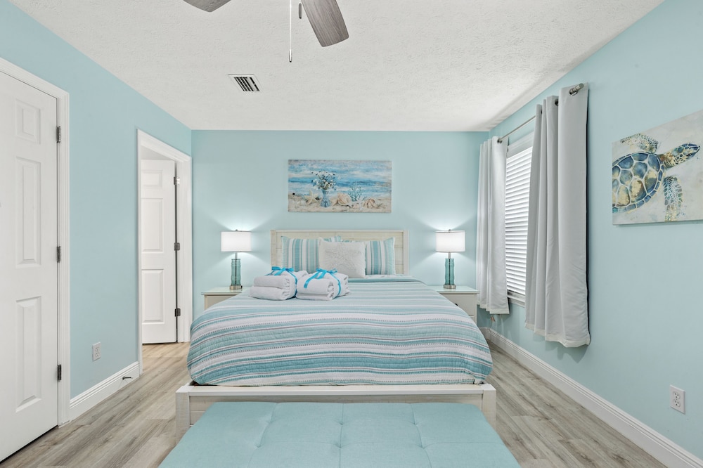 Sago by the Sea: 2 bed 2.5 bath Retreat Steps From the Beach Sleeps 7 - photo 2